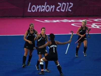 Hockey women get there in the end