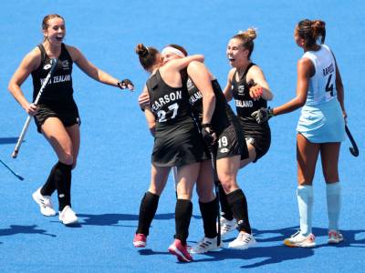 Cracking start for hockey women