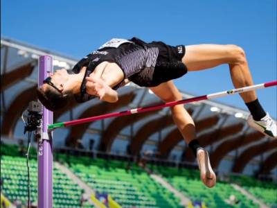 Kerr leaps to gold medal